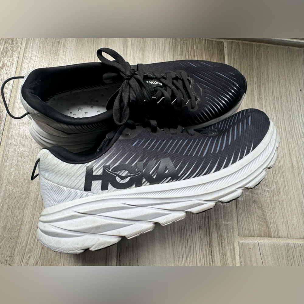 Black Hoka Rincon 3 size 7.5B
